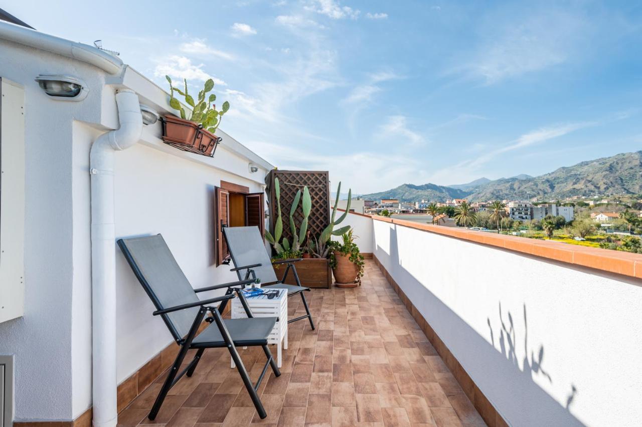 Naxos Charming Penthouse With Swimming Pool X6 Apartment Giardini Naxos Luaran gambar